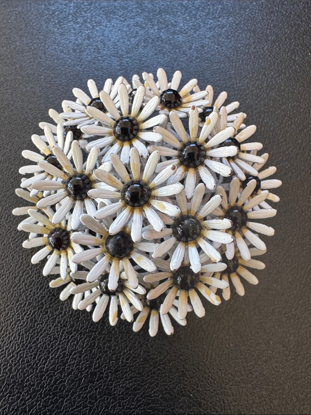 VTG 1960s White Enamel Daisy Cluster Brooch Pin 3D Multi-Tier Mid-Century